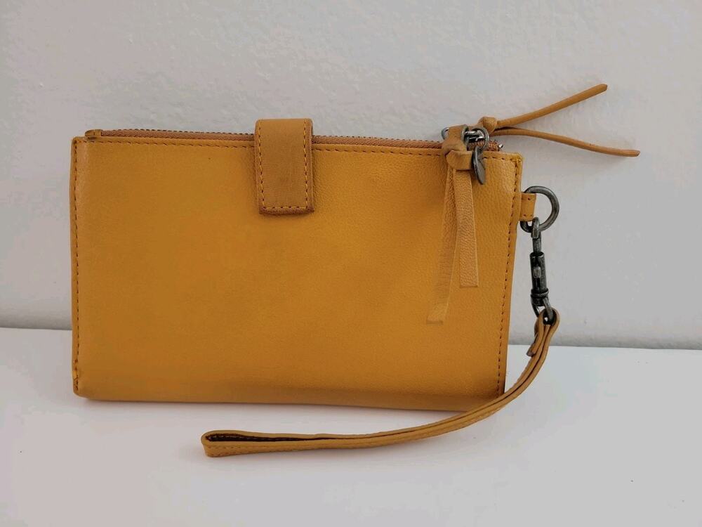 Lucky Brand Leather Tan Camel Wallet Wristlet